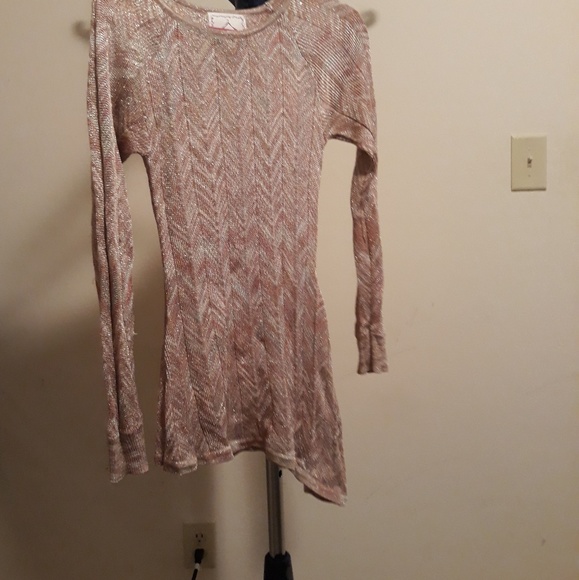 Top - Picture 2 of 2